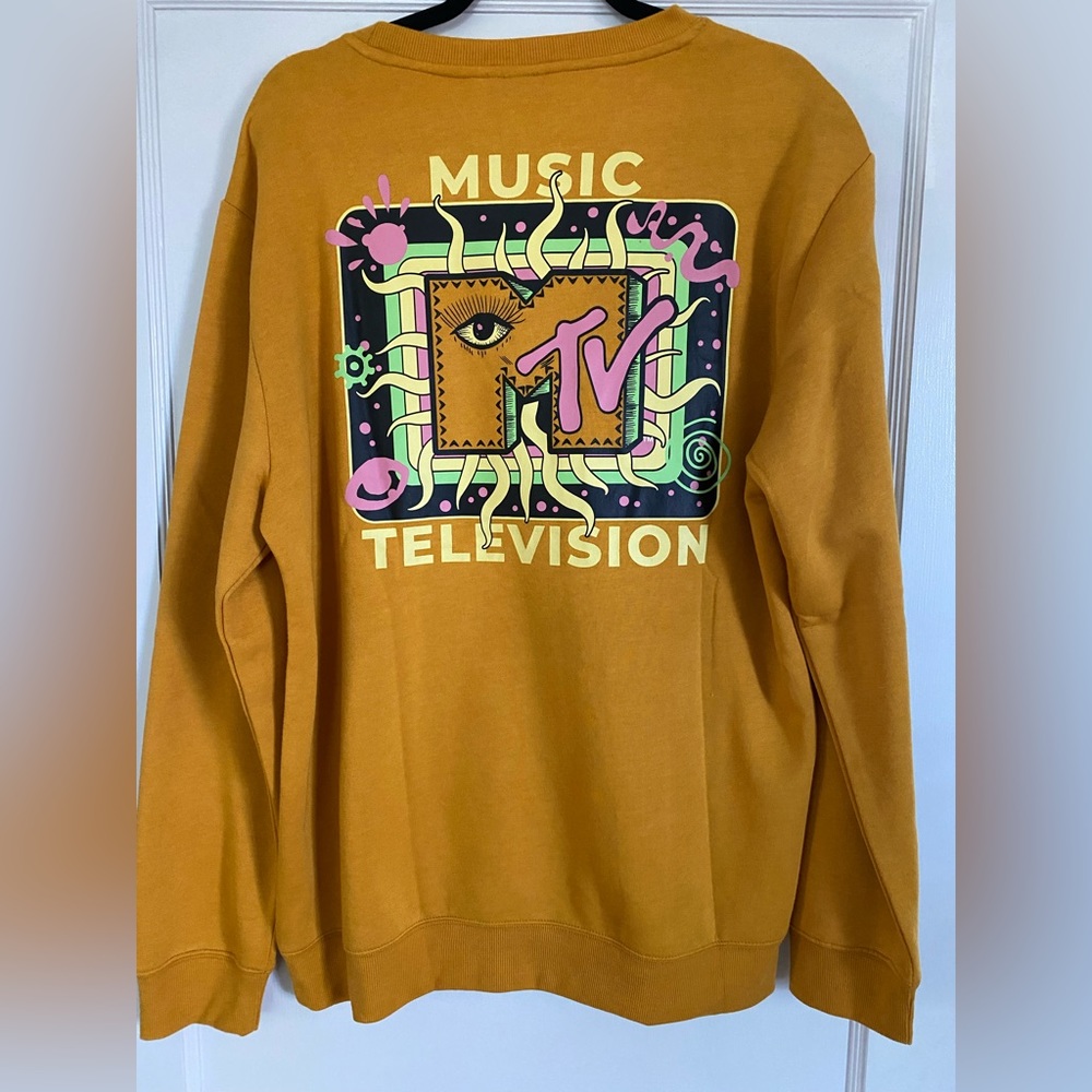 NWT MTV front & back licensed Graphic sweatshirt